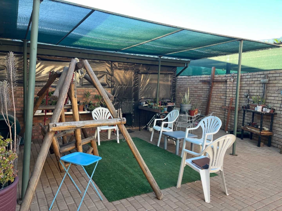 5 Bedroom Property for Sale in Die Rand Northern Cape
